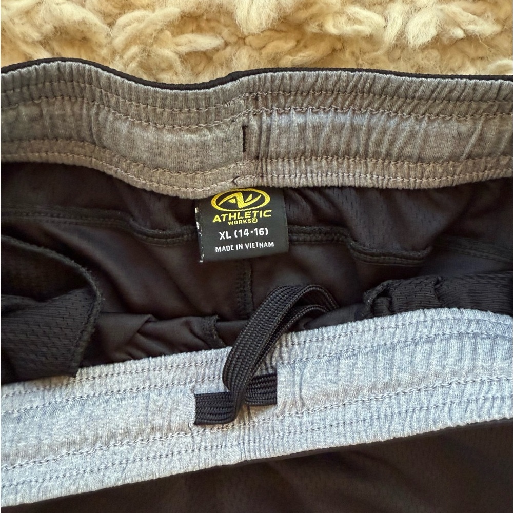 🎯 3 for $15 🎯 Athletic works black athletic pants boys size XL - Picture 2 of 3